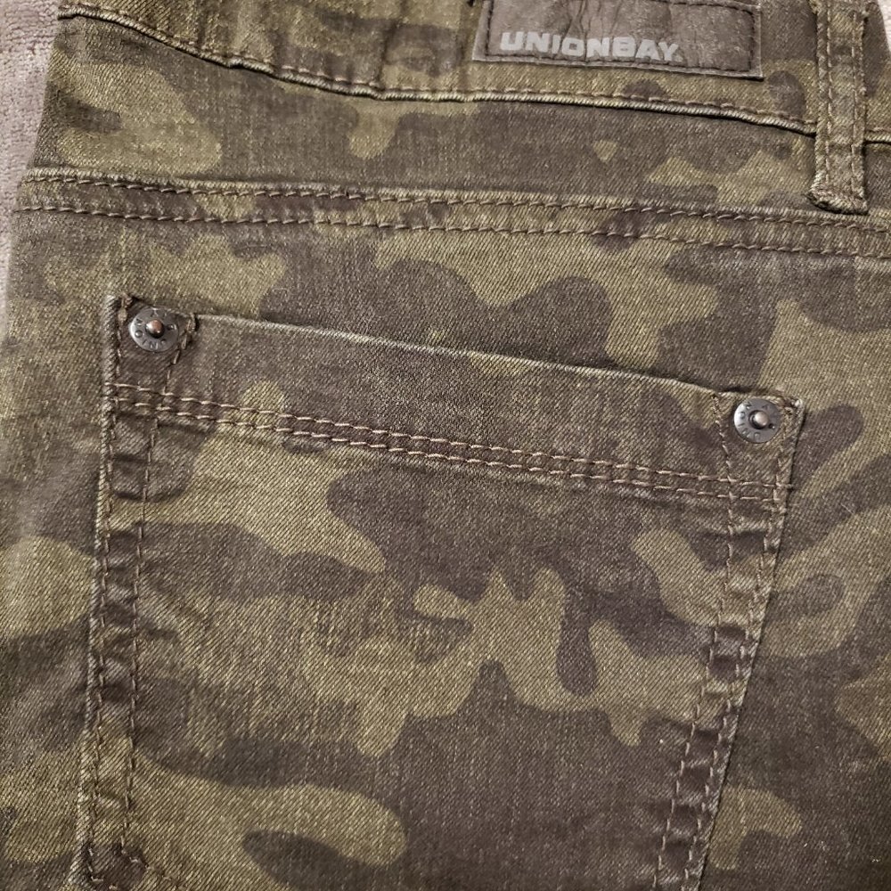 Camo print Womens Union Bay Jeans - size 13